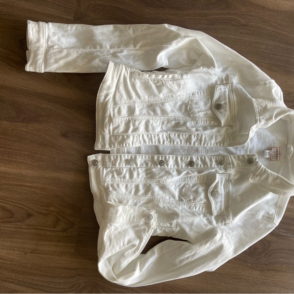 Women's Guess White Denim Jacket - Picture 5 of 5